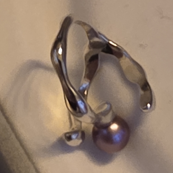 Elegant s925 Silver Ring with Real Freshwater Purple Pearl - Picture 4 of 6